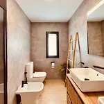Click&guest - Sunny Oasis Terrace Feriehus *