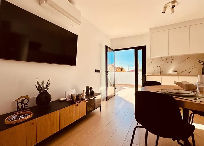 Vakantiehuis Click&guest - Sunny Oasis Terrace *