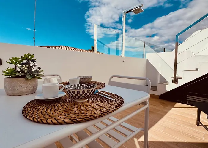 Vakantiehuis Click&guest - Sunny Oasis Terrace